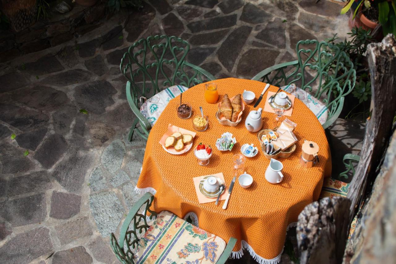 B&B Il Giardino Arbus Buitenkant foto