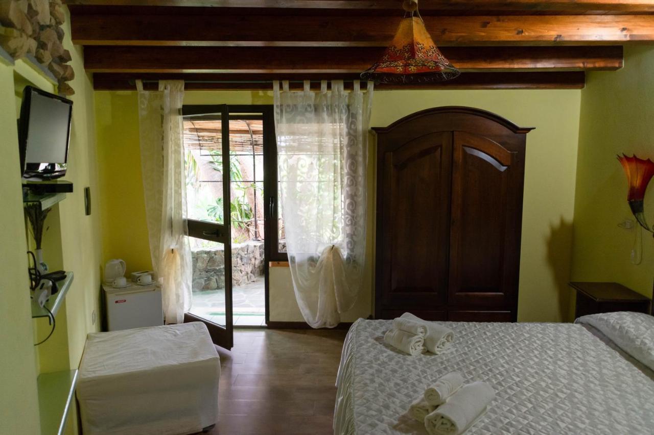 B&B Il Giardino Arbus Buitenkant foto