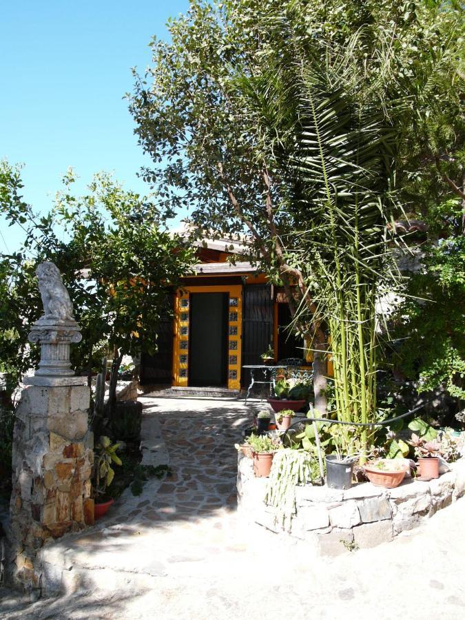 B&B Il Giardino Arbus Buitenkant foto